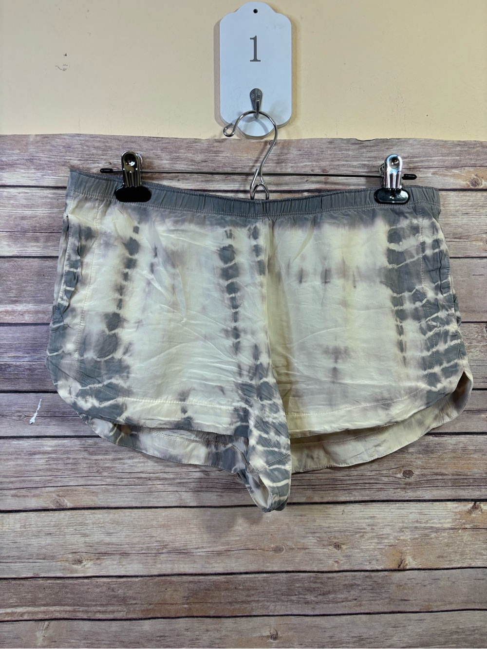 GYPSY Gray Cream Tye Dye Silk Shorts Size Medium Bohemian